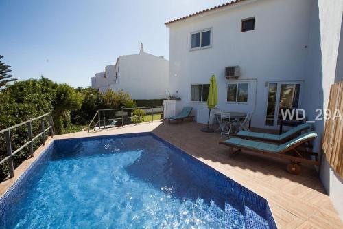A szálláshely kívülről, Pretty 3 bedroom holiday home with pool and garden in Carvoeiro Városközpont