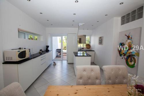 Létesítmények, Pretty 3 bedroom holiday home with pool and garden in Carvoeiro Városközpont