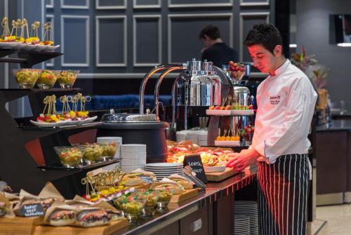68104269 Radisson Blu Leogrand Hotel