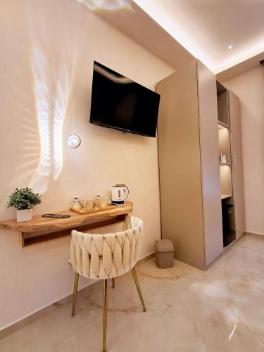 Deluxe Queen Room image 10