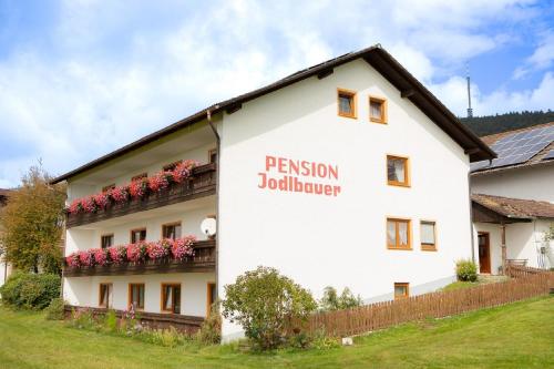 A szálláshely kívülről, Pension Jodlbauer in Schollnach