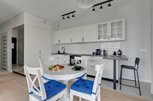 DOKI Living & Foodhall by Lion Apartments 5