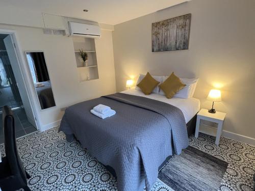 Double or twin room, deluxe, garden view