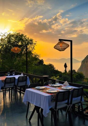 餐廳, La Dia Hotel Faralya in 烏祖尤特