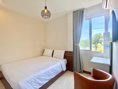Standard Double Room image 7