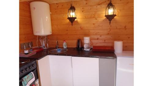 Korjuse Moori metsaonn- forest hut in Võsu