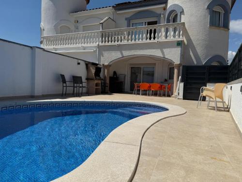 Raquel Koky gîte à louer Empuriabrava