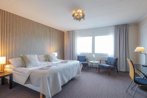 Deluxe Suite with Spa Bath