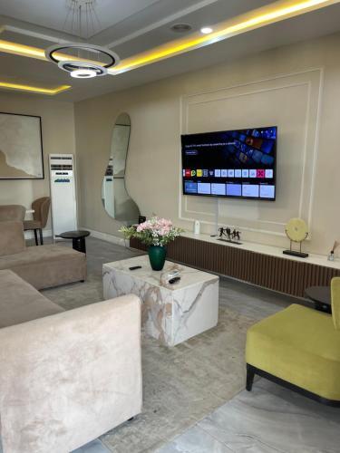 Stylish and cozy 2 bedroom Apartment in Lekki - image 2