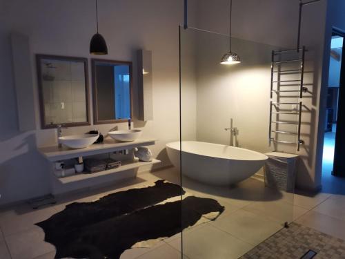 Bathroom, 69 Lagoon House in Southbroom