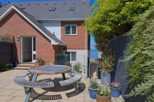 Hotellet från utsidan, Fort Victoria Cottages - Seafarers in Freshwater North