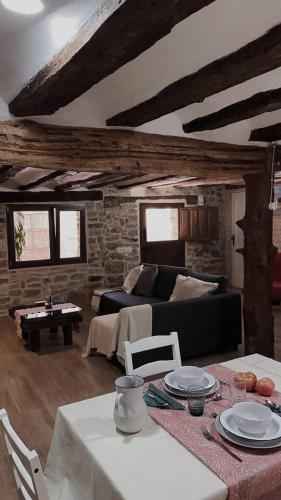 Casa Rural Acogedora en Veguillas de la Sierra in Alobras