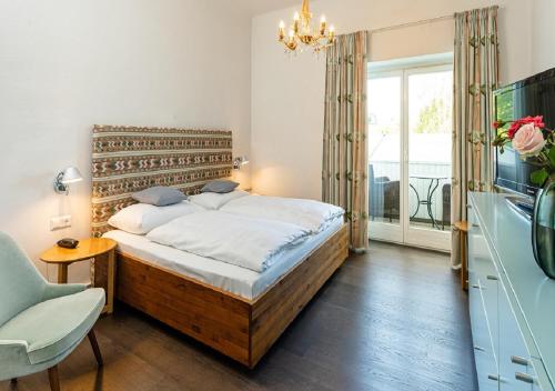 Seehotel Hubertushof – Velden, CA