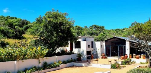 Exterior view of Graceland Eco Retreat