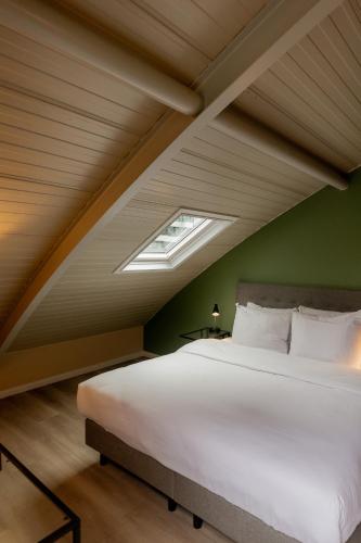 Double Room with Terrace image 4