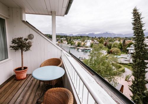 Seehotel Hubertushof – Velden, CA