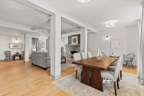 Captain Stannard House Bed and Breakfast Country Inn in Westbrook 