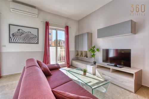 Central Sliema 2BR Stay with private balcony by 360 Estates - Location saisonnière - Sliema