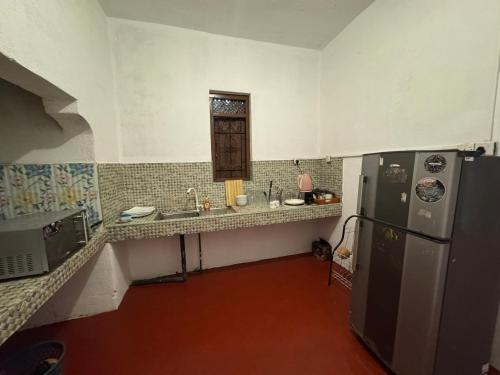 Moonlight surf hostel in خليج أروجام