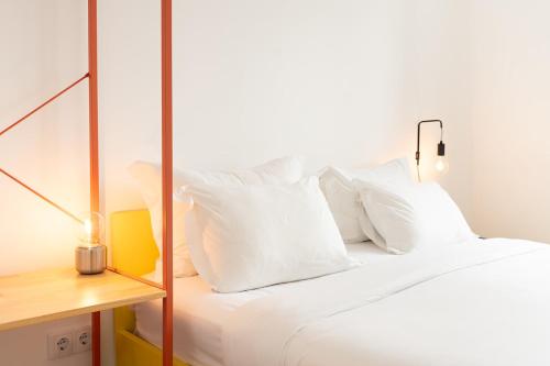 SATURdAYS - Stay Central, Sleep Easy