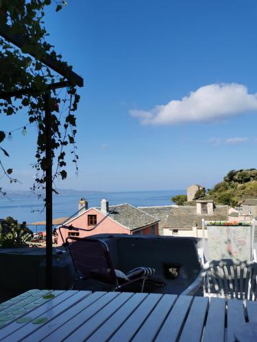 Balkons/terase, U Casale style auberge de jeunesse ne convient pas aux plus de cinquante ans in Nonza
