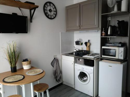 Petit studio en bord de mer avec parking et WI-FI - Location saisonnière - Banyuls-sur-Mer