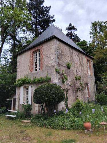 La Tour Des Douves in Saint-Firmin-sur-Loire