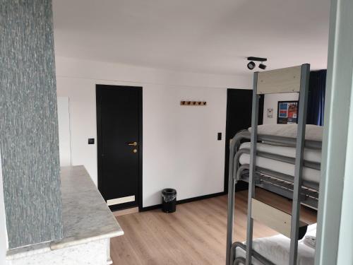 Quadruple Room with Private Bathroom image 3