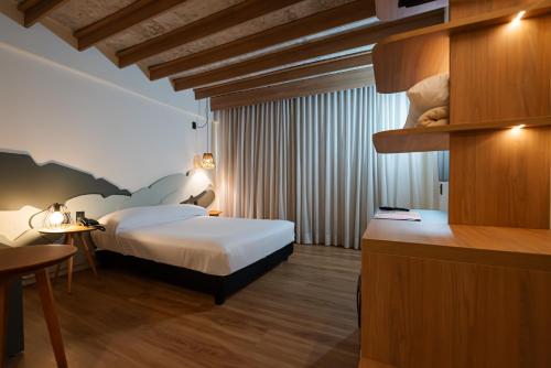 Double Room - Disability Access image 1