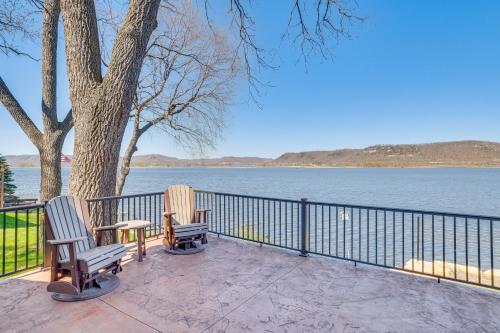 Riverfront Home with Yard Games in Wabasha! in วาบาสชา (MN)