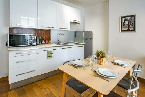 Bright apartment at Les Invalides - 4 Guests - image 4