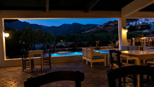 Swimming pool, Villea Village in Makris Gialos