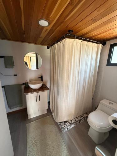 Casa Morpho, Modern Studio with Unique Waterfall Views in Guadalupe