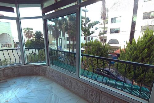 Fully Equipped 3BR Apt in Family-Friendly Building - image 3