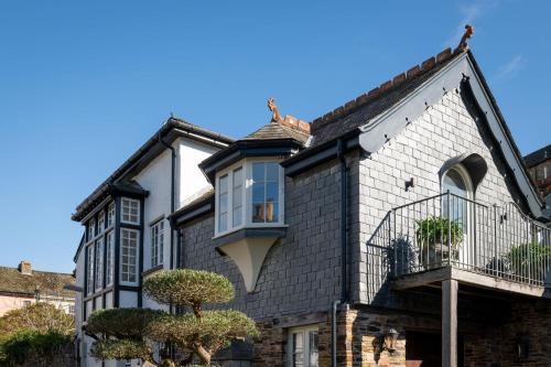 The Gate House - image 5