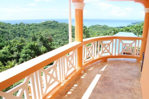 Балкон/тераса, Union Hilltop Paradise Villas in Marisule