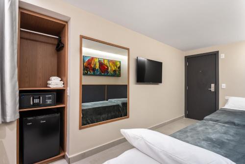 Deluxe Double or Twin Room image 6