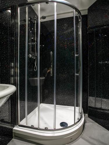 OYO Gin House Hotel - image 8