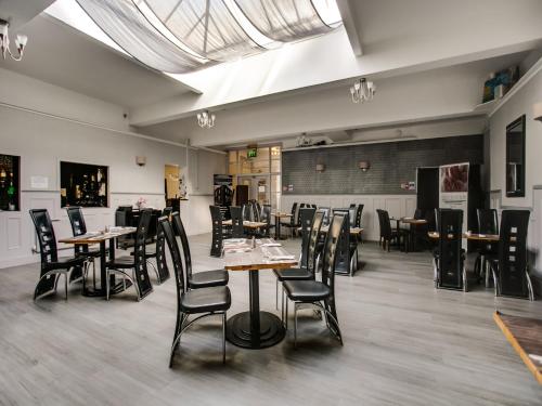 OYO Gin House Hotel - image 5