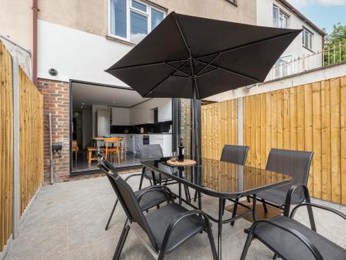 Stylish 5BR Home in the Heart of Spitalfields Walk to Brick Lane & Shoreditch, Лондон (фото 8)