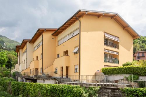 Vista exterior, tosca house 2 in Varenna