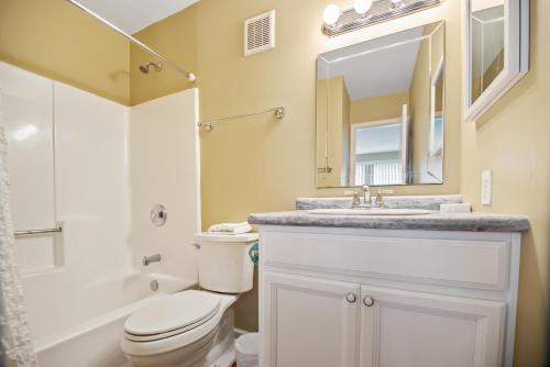 The Spa 1115 2 BR Heated Pool Tennis WiFi Walk to Beach Sleeps 4 - image 11