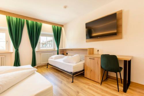 room detail thumbnail 1