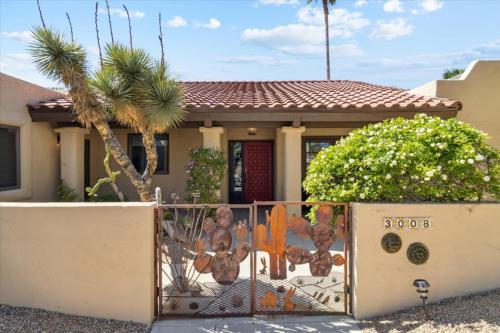Club Ironwood Resort Access Desert Garden & Golf in Carefree