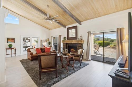 Club Ironwood Resort Access Desert Garden & Golf in Carefree