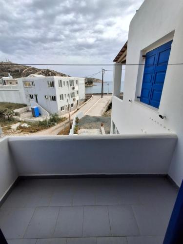 Με θέα τον όρμο της Βάρης, Vari (fotografie 5)