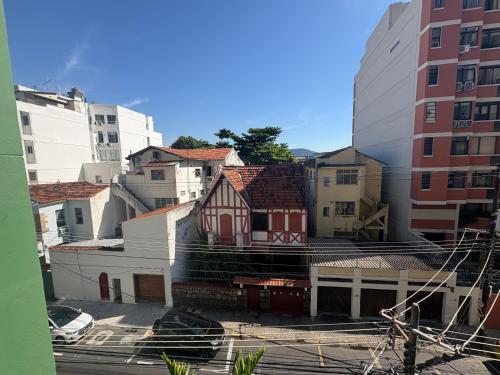 Studios confortaveis na URCA, perto Pao de Acucar, reformados, WI-FI, TV e ar condicionado SPLIT, pa in Urca