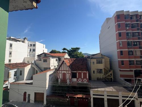 Studios confortaveis na URCA, perto Pao de Acucar, reformados, WI-FI, TV e ar condicionado SPLIT, pa in Urca