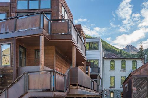 Skyline at Meribel by Exceptional Stays - image 2