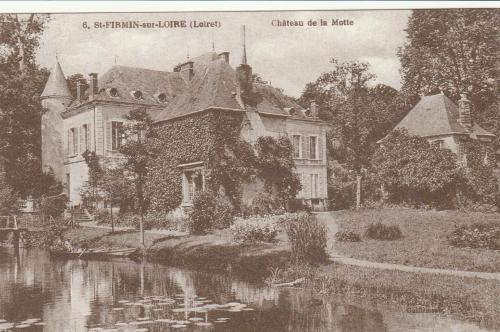La Tour Des Douves in Saint-Firmin-sur-Loire